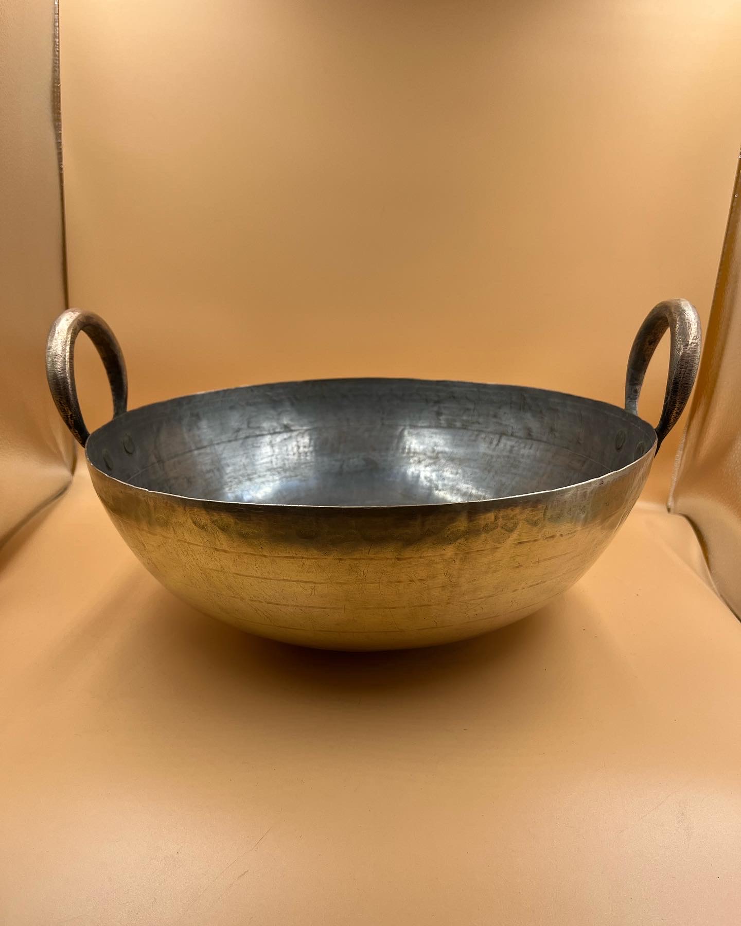 Brass large size kadhai - Unique Antique Collection