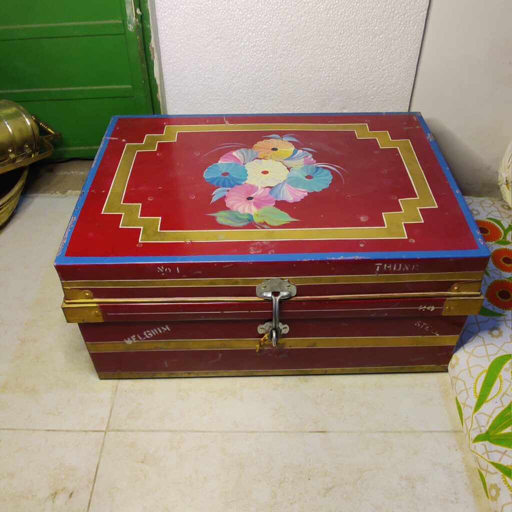 Vintage Iron Trunk (Sandook) Peyi...