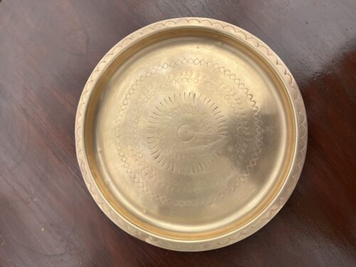 Vintage brass hand carving plate - Image 2