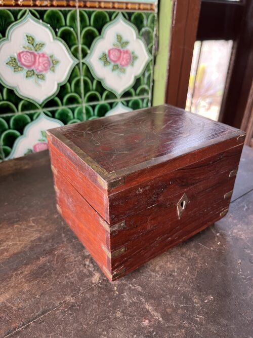 Antique wooden brass fitted perfume box - Image 4