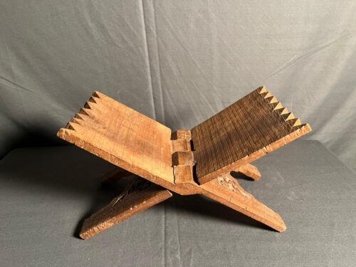 Vintage wooden hand carving book stand - Image 4