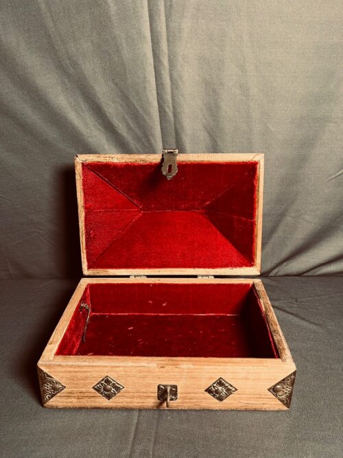 Royal antique wooden brass work jwellery box - Image 8