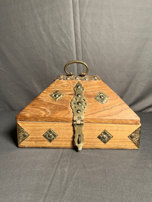 Royal antique wooden brass work jwellery box - Image 3