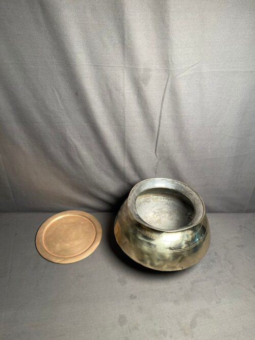 Vintage brass degchi with lid - Image 5