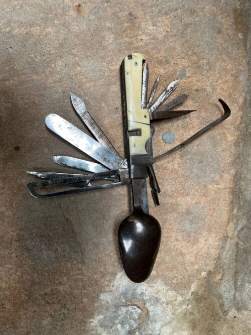 Vintage brass hand carving and..........knife with 20 options... - Image 4