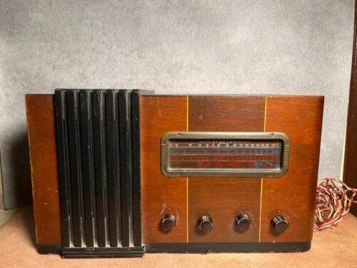 Vintage sparton radio made in usa - Image 6