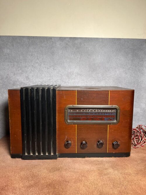 Vintage sparton radio made in usa - Image 2