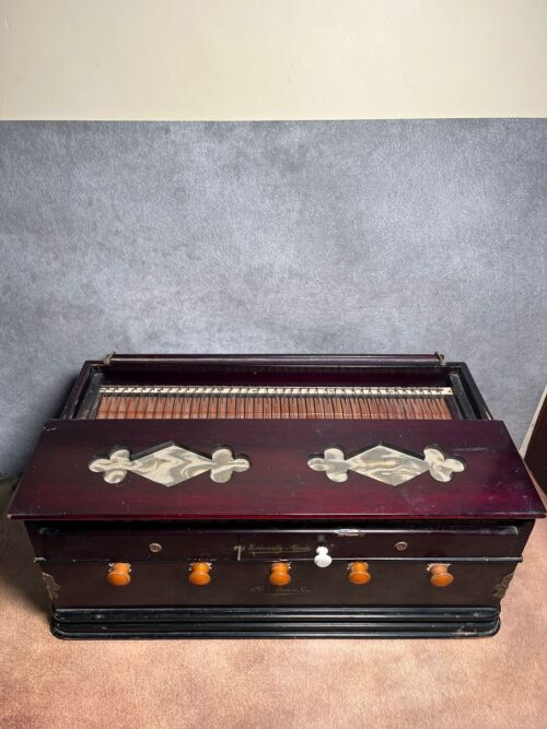 Antique ratiram and sons harmonium - Image 3