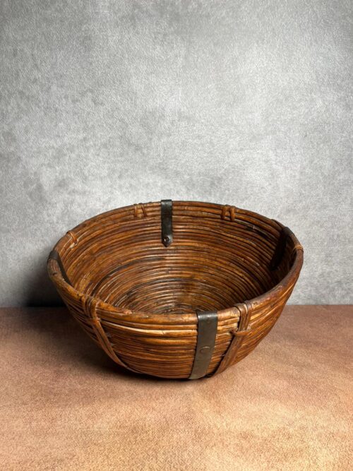 Vintage large wicker vegetable basket - Image 6