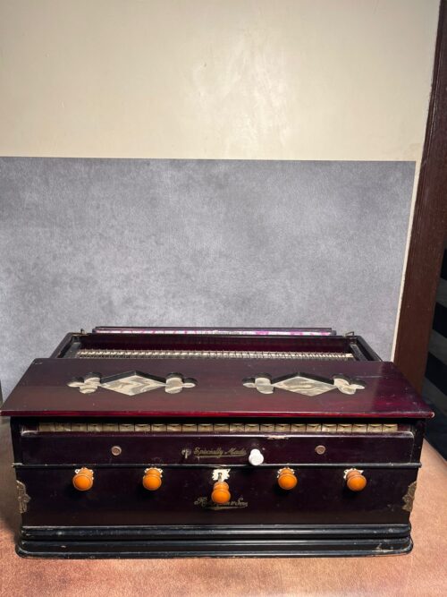 Antique ratiram and sons harmonium - Image 2