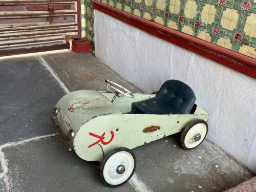 Vintage tin vc racer kar pedal car - Image 3