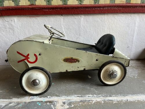 Vintage tin vc racer kar pedal car - Image 5