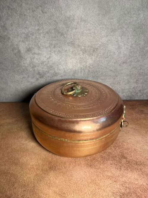 Antique brass large size kadi kuntha hand carving box - Image 2