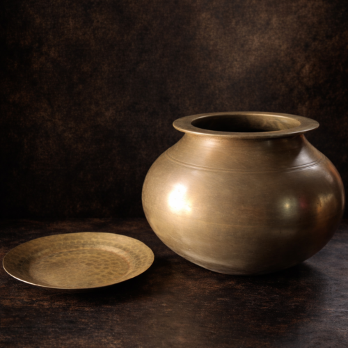 Vintage bronzee haandi with lid