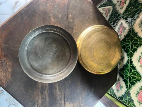 Vintage brass round hand carving chappati box - Image 3