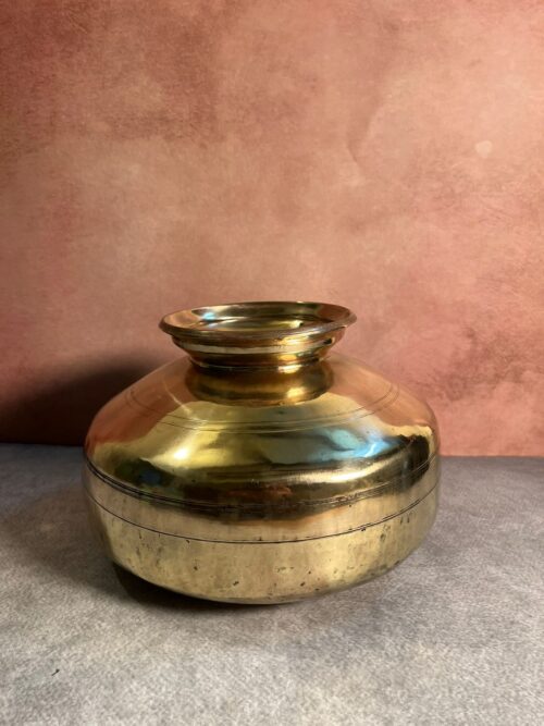 Vintage bronze beautiful pot - Image 4