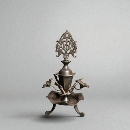Antique Brass Sindoor Daani with Floral Design – Vintage Collector’s Piece