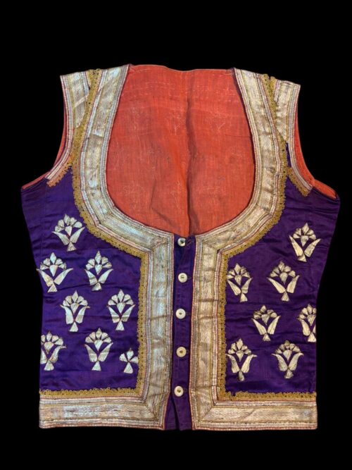 150+ Year Old Royal Fatwi Blouse – Real Silver & Gold Thread Chuntha Work