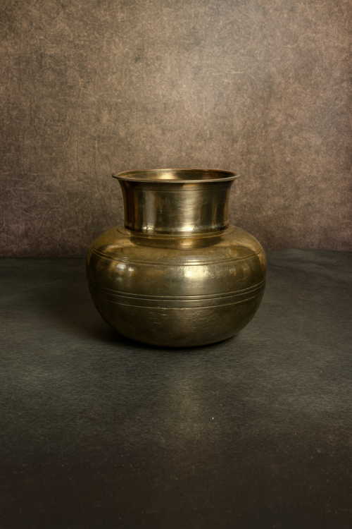 Vintage brass heavy weight pot - Image 3