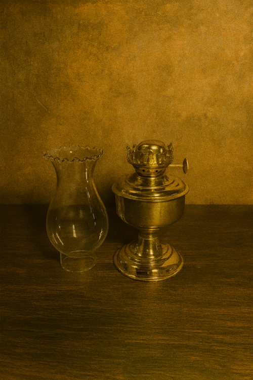 Antique Brass Oil Lamp with Clear Glass Chimney - Image 3