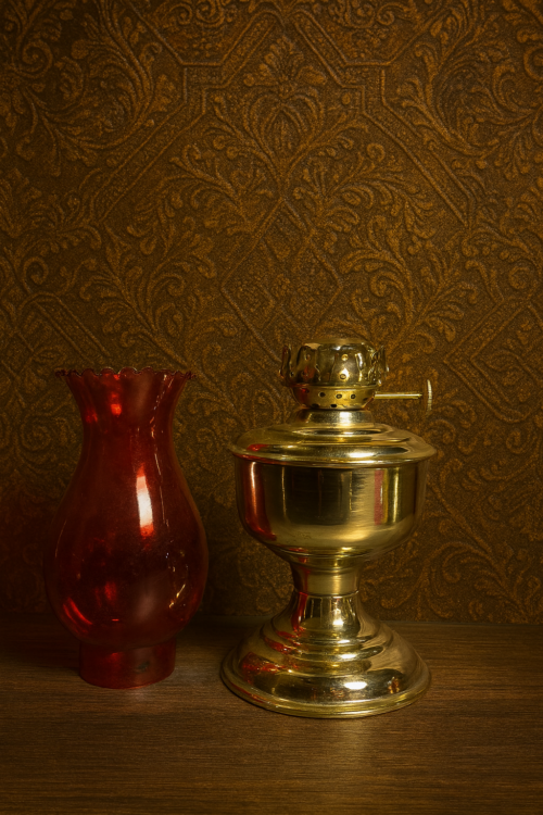 🔥 Vintage Red Chimney Brass Oil Lamp - Image 3