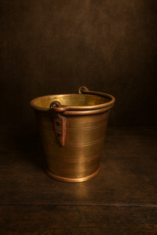 Vintage brass solid weight small size bucket - Image 3
