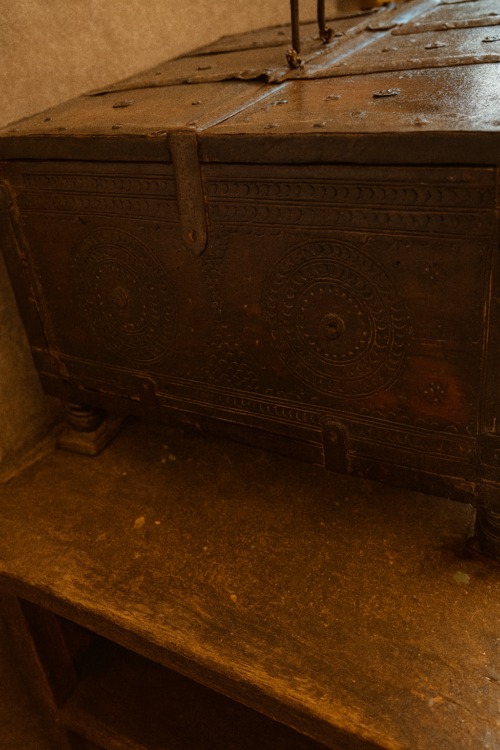 Vintage wooden hand carving box (Sanddok) - Image 3