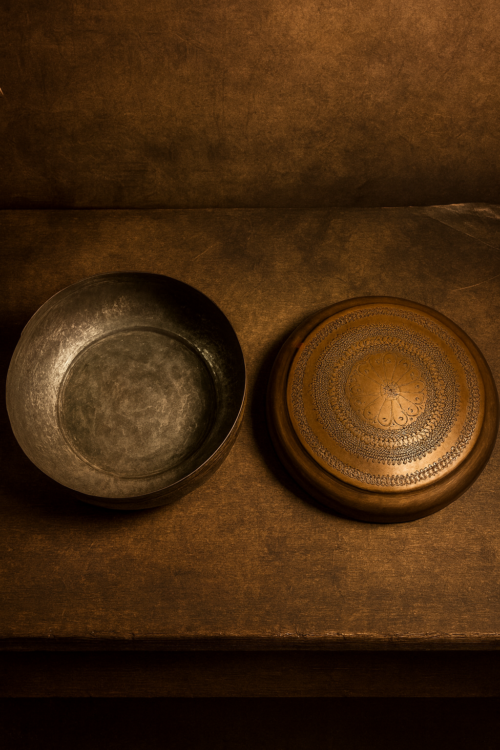 Antique very old beautiful hand carving brass  box - Image 3