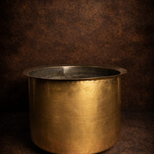 Vintage brass large size bowl (topiya)