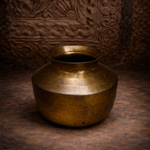 Vintage brass solid weight pot