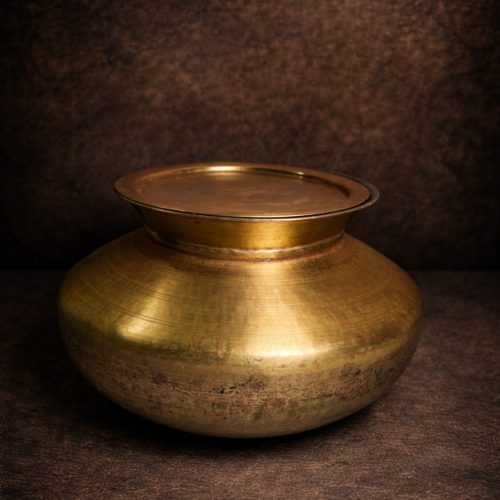 Vintage brass degchi with lid (haandi) cooking vessel