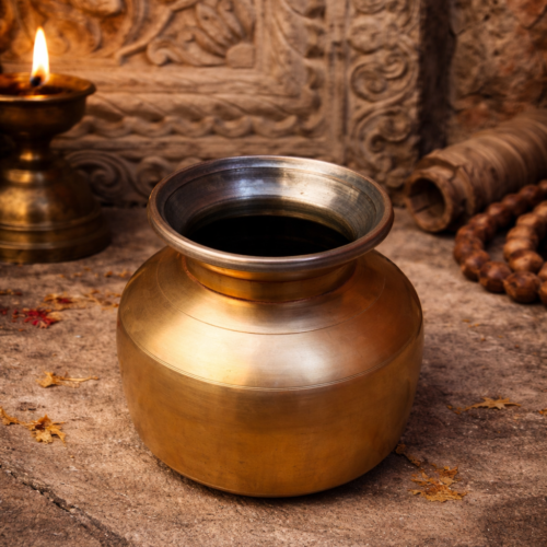 Vintage brass solid weight beautiful pot