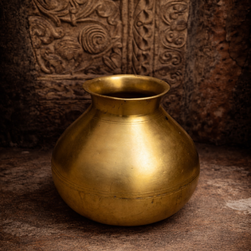 Vintage brass beautiful shape pot