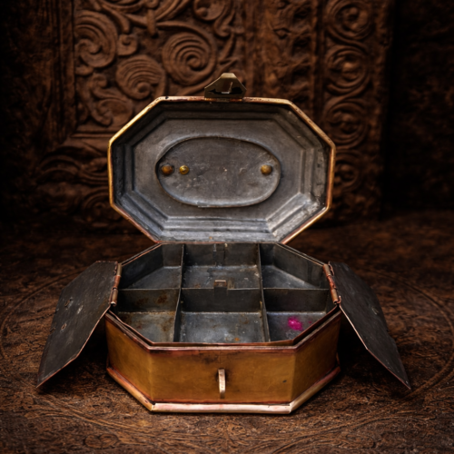 Vintage Brass  Paan Daan with Inner Compartments