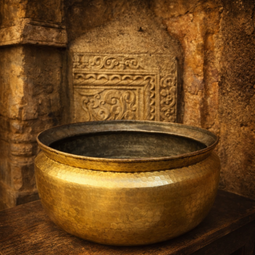 Vintage brass large size vase