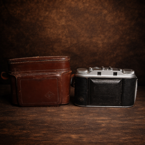 Vintage Agfa Isolette Folding Camera with Original Leather Case – Rare Collectible