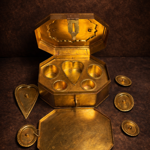 Vintage Large Size Solid Brass Paan Daan (Heavy Quality | Royal Storage Box)