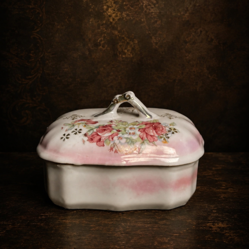 Rare Vintage Japanese Porcelain Soap Box with Lid