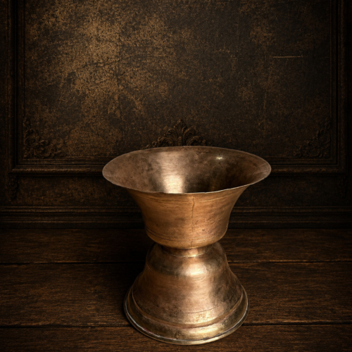 Vintage brass vase (peek  daan)