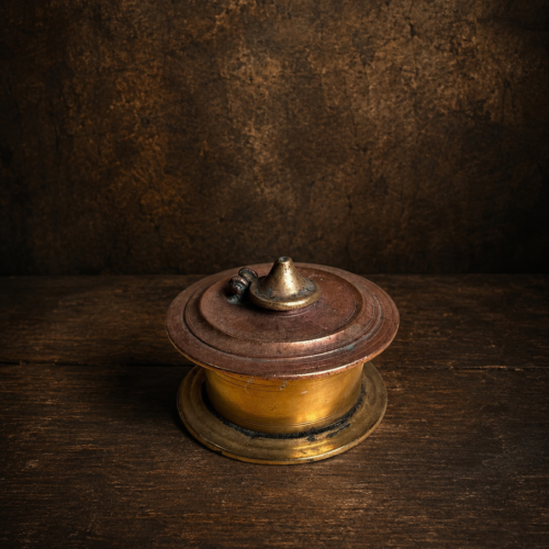 Vintage brass solid weight beautiful ink pot