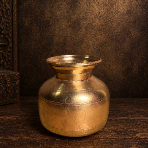 Vintage brass solid weight beautiful pot