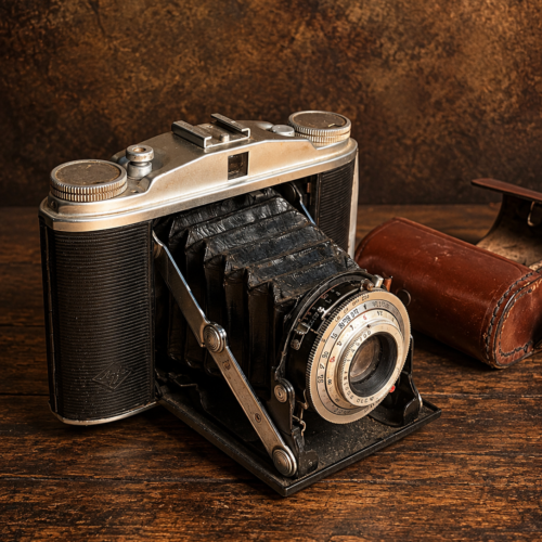 Vintage AGFA Isolette Folding Camera with Original Leather Case – Made in Germany