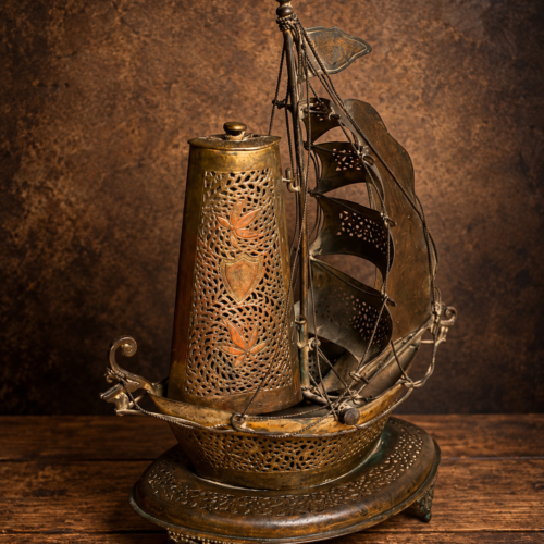 Large Vintage Ship-Shaped Brass Lamp with Intricate Hand Jali Work & Ornate Carving – Decorative Sailing Ship