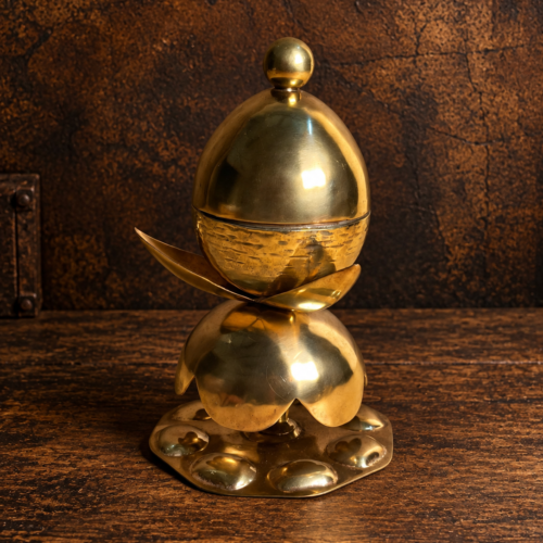 Vintage Brass Lotus-Shaped Decorative Box with Dome Lid – Traditional Floral Collectible