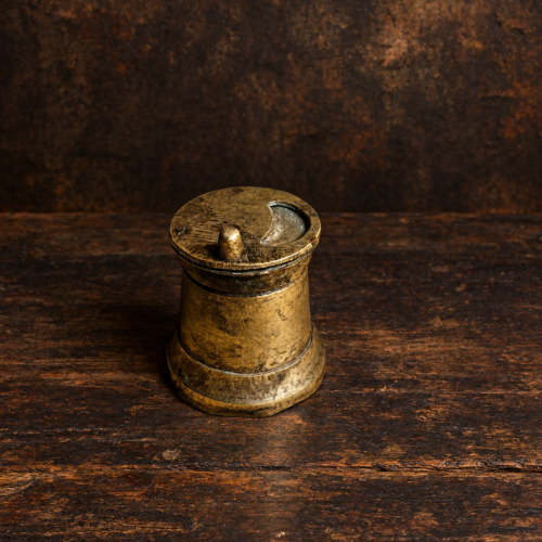 Vintage Brass Salt & Pepper Dispenser with Adjustable Crescent Lid – Traditional Spice Shaker